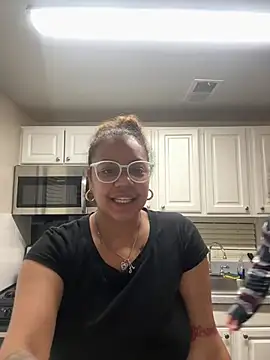 CaramelaTwirl online show from 01-10-26, 03:57