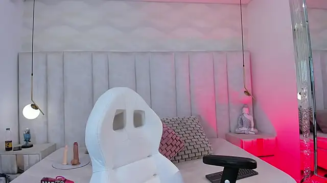 im ariana  online show from 02-23-26, 04:25