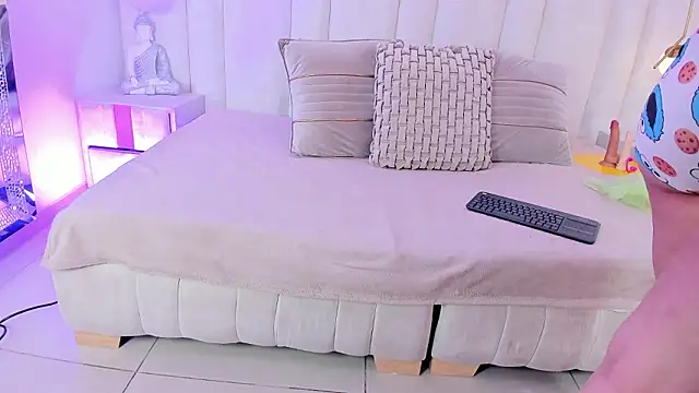 im ariana  online show from 02-22-26, 04:15