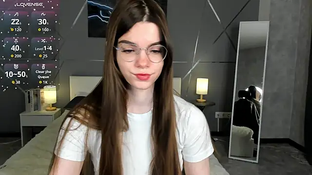 miss  evelyne online show from 12-22-25, 01:28