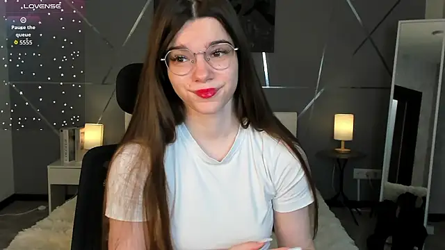 miss  evelyne online show from 02-08-26, 01:14