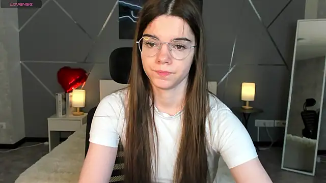 miss  evelyne online show from 02-10-26, 01:04