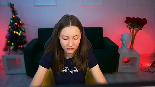 LuluPatterson online show from 12-15-25, 01:39