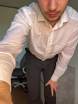 Lovebackground online show from 03-12-26, 09:13