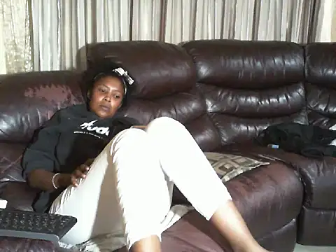 Caramel-goddess18 online show from 03-25-26, 10:47