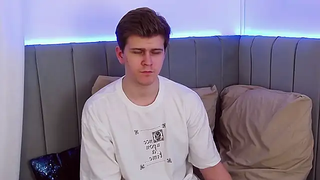 NickJohnas online show from 12-19-25, 09:11