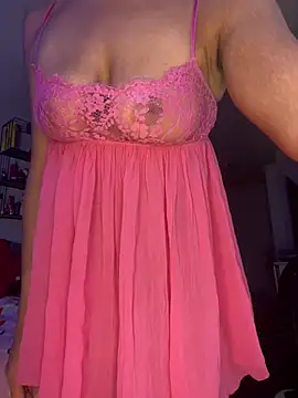 Snapshot of maisie_goldxx chatting on 07-20-26, 02:19 maisie goldxx online show from 07-20-26, 02:19