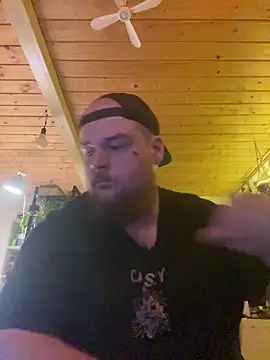 YoursxTruly online show from 02-12-26, 06:02