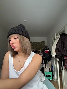 SilkyMira online show from 01-12-26, 12:23