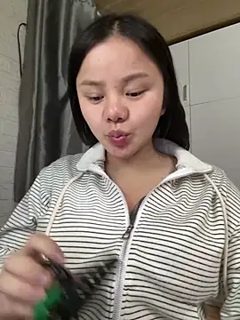 Snapshot of leo-kitty chatting on 02-15-26, 08:46 leo-kitty online show from 02-15-26, 08:46