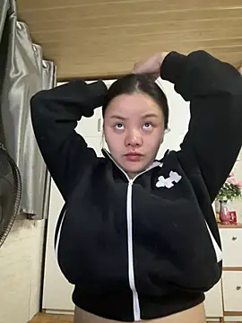 Snapshot of leo-kitty chatting on 03-03-26, 02:57 leo-kitty online show from 03-03-26, 02:57