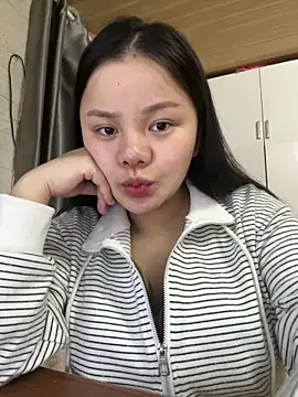 Snapshot of leo-kitty chatting on 02-25-26, 08:25 leo-kitty online show from 02-25-26, 08:25