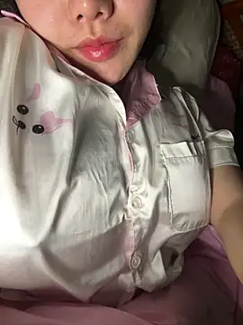 leo-kitty online show from 12-19-25, 02:19