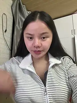 Snapshot of leo-kitty chatting on 02-14-26, 05:13 leo-kitty online show from 02-14-26, 05:13