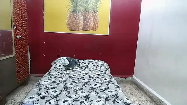 Lovelycouple25 online show from 04-13-26, 08:29