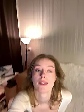 Snapshot of SunnyShiney chatting on 01-10-26, 01:56 SunnyShiney online show from 01-10-26, 01:56