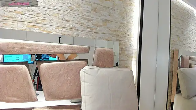 chloe cortez online show from 12-14-25, 11:27