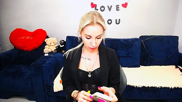 Hanna--Sweet online show from 04-05-26, 10:44