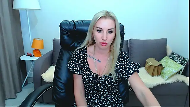 Hanna--Sweet online show from 05-22-26, 12:03