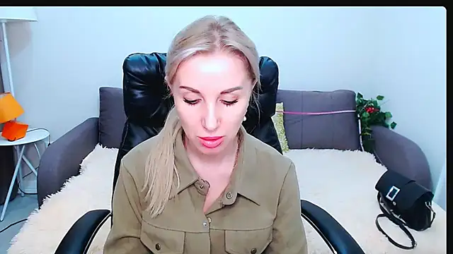 Hanna--Sweet online show from 02-15-26, 11:31