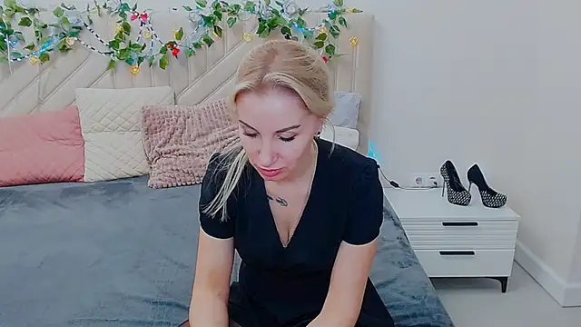 Hanna--Sweet online show from 03-23-26, 03:34