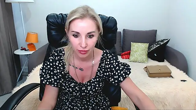 Hanna--Sweet online show from 05-24-26, 12:05