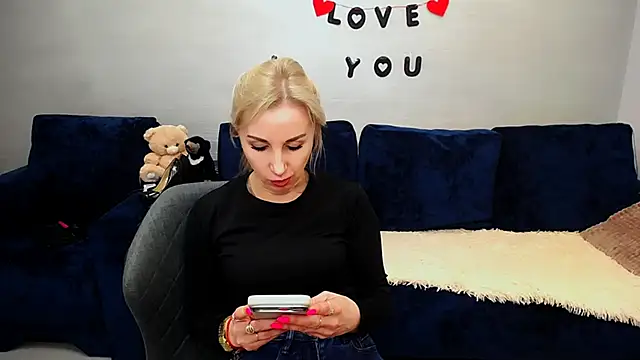 Hanna--Sweet online show from 04-13-26, 11:25