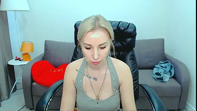 Hanna--Sweet online show from 05-15-26, 10:57