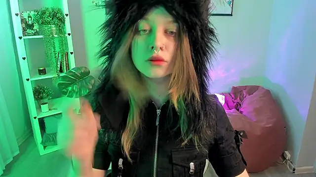 Snapshot of crazysound chatting on 02-21-26, 01:24 crazysound online show from 02-21-26, 01:24