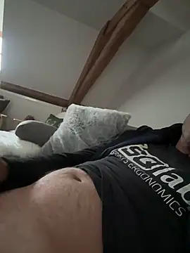 Manu1983el01 online show from 04-10-26, 12:12