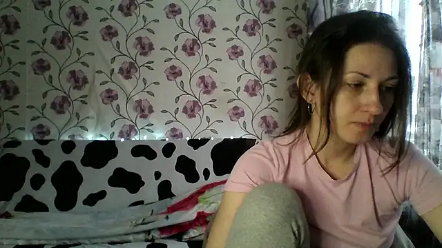 nika smily online show from 12-15-25, 05:13