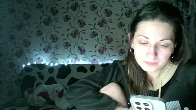 nika smily online show from 12-13-25, 08:04