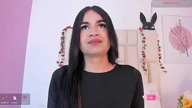 Snapshot of Silvanna-Casstro chatting on 01-06-26, 11:47 Silvanna-Casstro online show from 01-06-26, 11:47