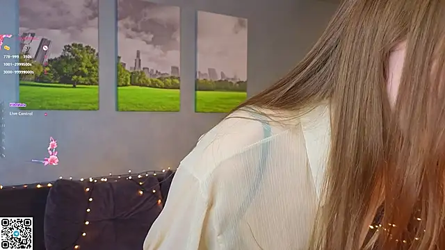 Snapshot of DivaViera chatting on 01-15-26, 06:39 DivaViera online show from 01-15-26, 06:39