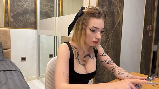 Mary Harriss online show from 12-21-25, 11:05