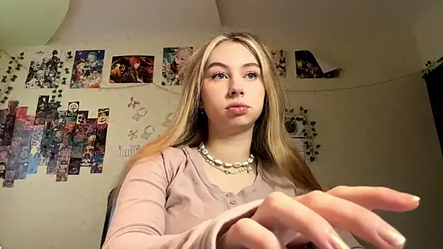 Snapshot of JanelBray chatting on 12-19-25, 12:07 JanelBray online show from 12-19-25, 12:07