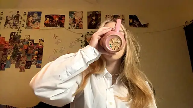 Snapshot of JanelBray chatting on 01-14-26, 05:22 JanelBray online show from 01-14-26, 05:22