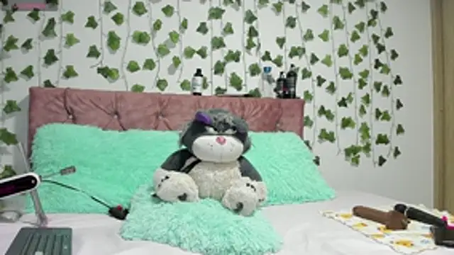 Snapshot of Ayla-marttinez chatting on 07-10-26, 01:05 Ayla-marttinez online show from 07-10-26, 01:05