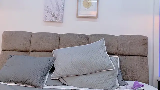 Mia Bellefort online show from 03-07-26, 08:32