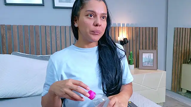 Mia Bellefort online show from 02-21-26, 08:11