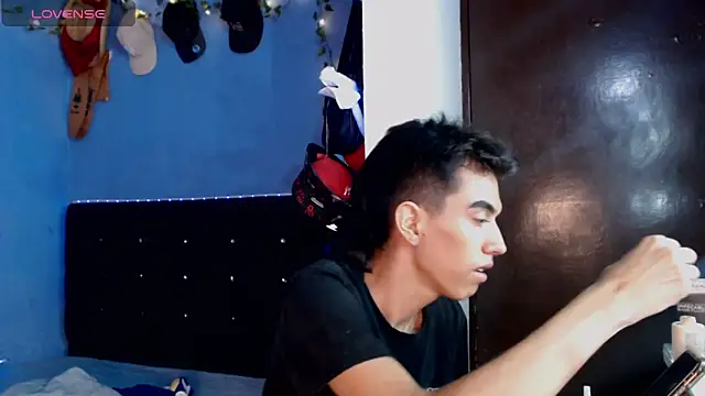 Juan Gomezz26 online show from 05-17-26, 12:21
