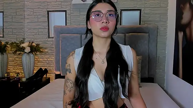 LanaRouse online show from 12-18-25, 12:53