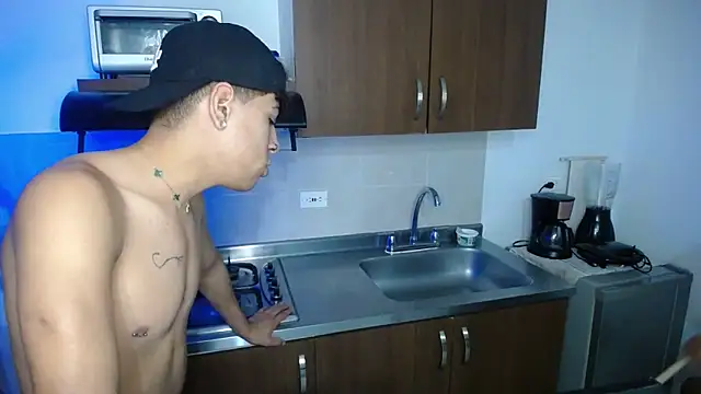 Snapshot of black_men9 chatting on 03-26-26, 03:49 black men9 online show from 03-26-26, 03:49