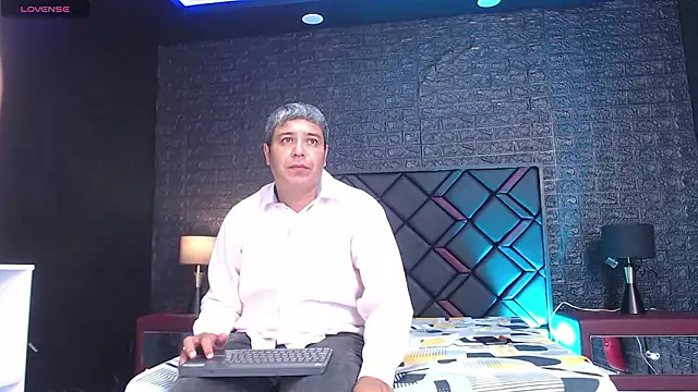 Snapshot of DanteYCeleste chatting on 01-13-26, 05:50 DanteYCeleste online show from 01-13-26, 05:50