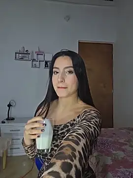 Snapshot of Esmeralda_Rossi chatting on 02-15-26, 06:25 Esmeralda Rossi online show from 02-15-26, 06:25