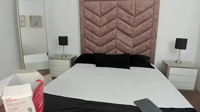 Snapshot of Scarlett__Noir chatting on 03-03-26, 08:16 Scarlett Noir online show from 03-03-26, 08:16