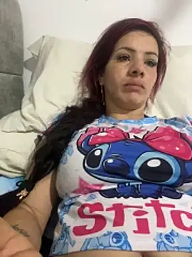 Snapshot of Scarlett__Noir chatting on 02-19-26, 04:04 Scarlett Noir online show from 02-19-26, 04:04