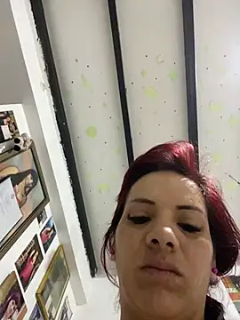 Snapshot of Scarlett__Noir chatting on 02-01-26, 03:32 Scarlett Noir online show from 02-01-26, 03:32