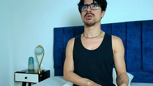 Snapshot of Ethan_Briggs chatting on 12-19-25, 05:21 Ethan Briggs online show from 12-19-25, 05:21