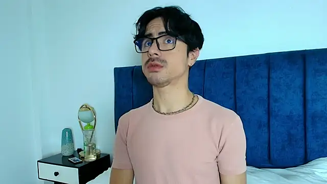 Snapshot of Ethan_Briggs chatting on 12-20-25, 03:42 Ethan Briggs online show from 12-20-25, 03:42